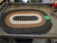 18" X 28" BRAIDED RUG - BLACK