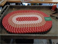 18" X 28" BRAIDED RUG - RED