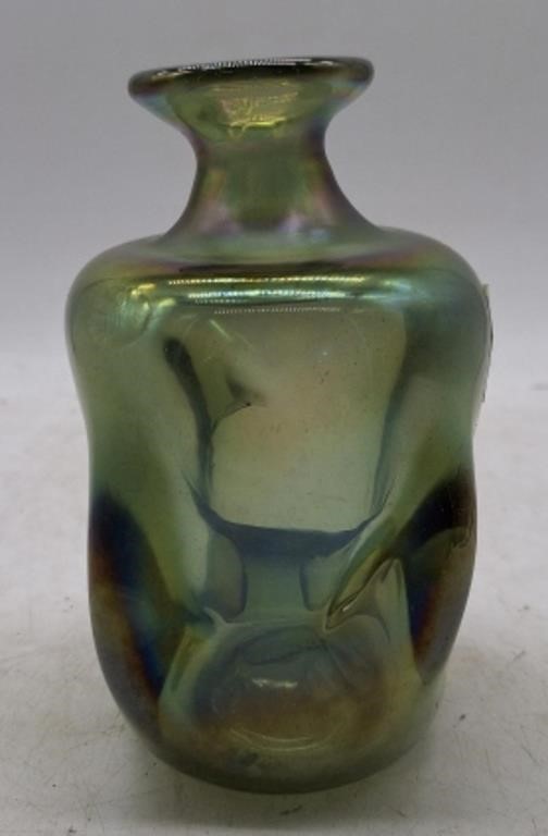 (R) Hand blown glass art 6in tall