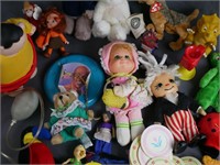 Group of Vintage Toys- Beany Babies, Dolls, Charar