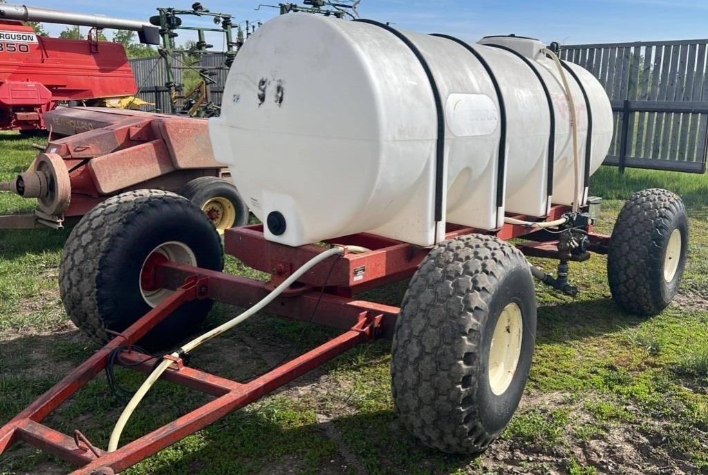 1000 gallon Liquid Fertilizer Cart Model 850,