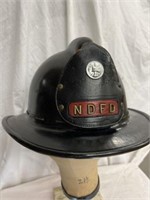 ANTIQUE NDFD FIRE HELMET WITH LEATHER BADGE