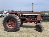 Lot 205. International 826 Tractor