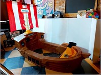 LITTLE TIKES PIRATE SHIP BED