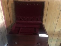 Hinge Top Jewelry Chest