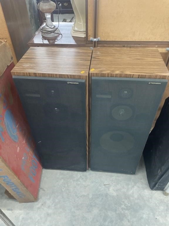 2 pioneer speakers