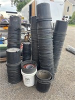 Lot: planter pots