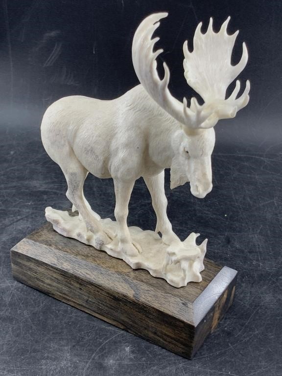 Large Alaskan moose antler carving of large Alaska