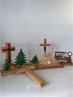 Assorted wood crafted items