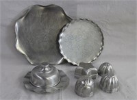 Aluminum 12,9" trays, covered butter and moulds