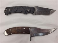 2 outdoor fixed blade knives