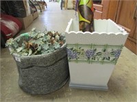 WOODEN & CERAMIC FLOWER POTS