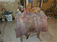 Leather saddle unk brand saddle stand NOT included