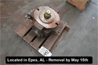 LARGE HYDRAULIC MOTOR ON THIS PALLET