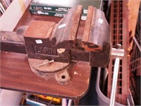 Iron table vise marked Lapin 6"