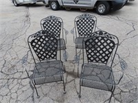 (4)Matching metal patio chairs.