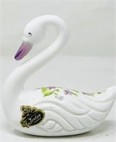 Fenton Hp Glossy White Swan By V Robinson