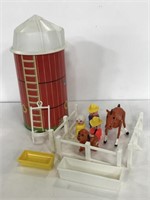 Fisher Price silo with accessories