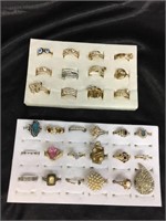 JEWELRY LOT / RINGS / APPROX 30 PCS