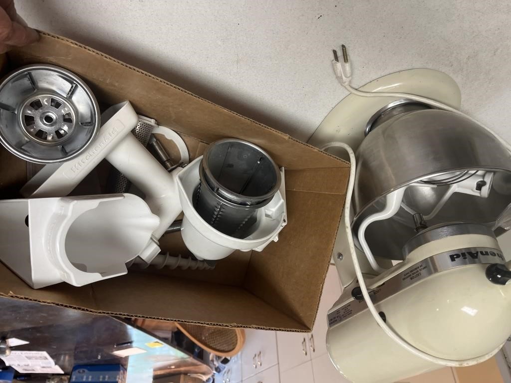 Kitchen Aid mixer w/ lots of attachments