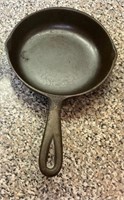 Cast iron skillet 3 x with heat ring