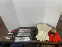 Kitchen knives, gloves