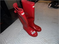 HUNTER BOOTS, SIZE 6, WORN CONDITION