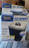 Cross Cut Paper Shredder in Box