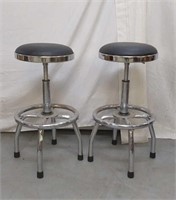 2 Pneumatic BAR STOOLS