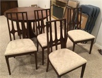 Broyhill Brasilia dining room table, 4 chairs