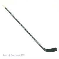 2003-04 Blackhawks Team Signed / Issued NHL Stick
