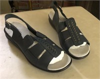 Hotter woman’s sandals new in box size 11.