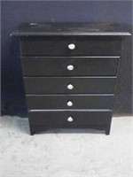 5 drawer chest 
Measures 21.5" x 12" x 35"