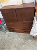 MCM Dresser