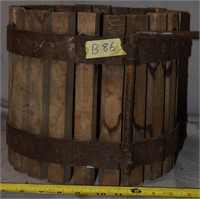 86B: Vintage wine press, 10” x 11”