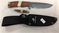 Winchester hunting knife with a matching pocket