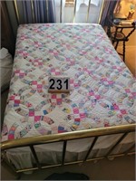 Pink Wedding Ring Quilt (Good Condition)