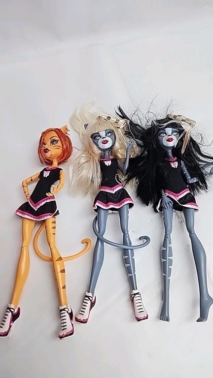 Monster High Doll Figurine Cheerleader doll lot