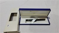 Very nice waterman fountain pen in case