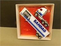 Bandhe Diecast 1:64 scale Tractor / trailer