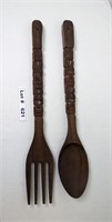 CARVED WOODEN SPOON AND FORK WALL DÉCOR