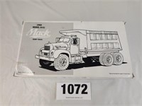 1:34 Scale Mack 1960 B-61 Dump Truck,