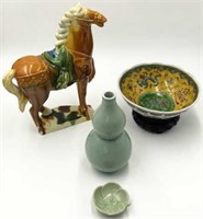 Lot: 4 Pcs.: Chinese Pottery & Porcelain.