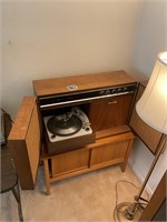 Vintage Record Player & Cabinet - NO SHIPPING