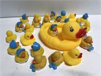 Large lot of rubber duckies w/ mama duck