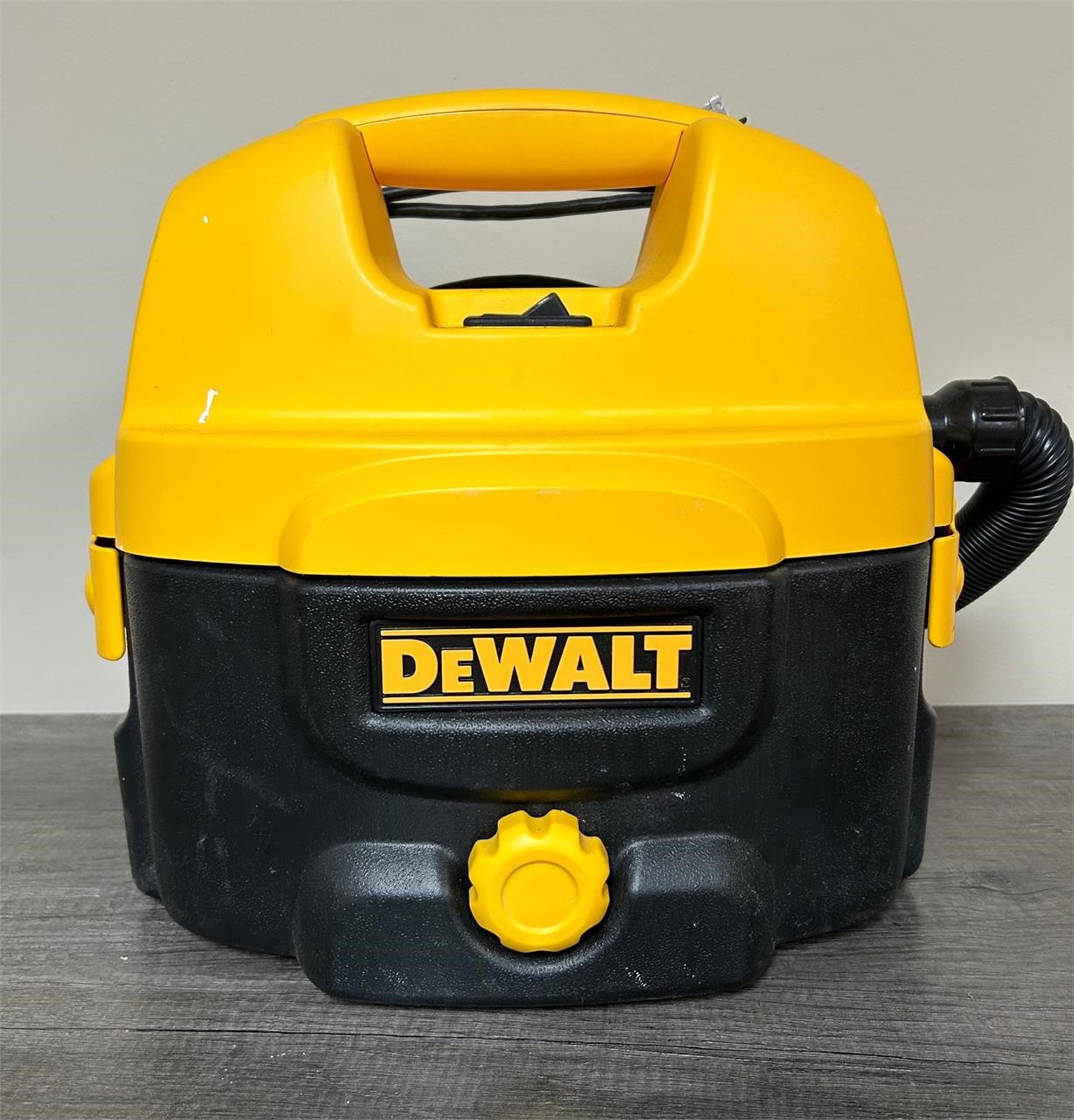 DeWalt 2 Gallon Cordless/Corded Wet/Dry Vacuum