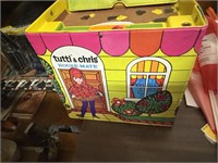 TUTTI & CHRIS  HOUSE