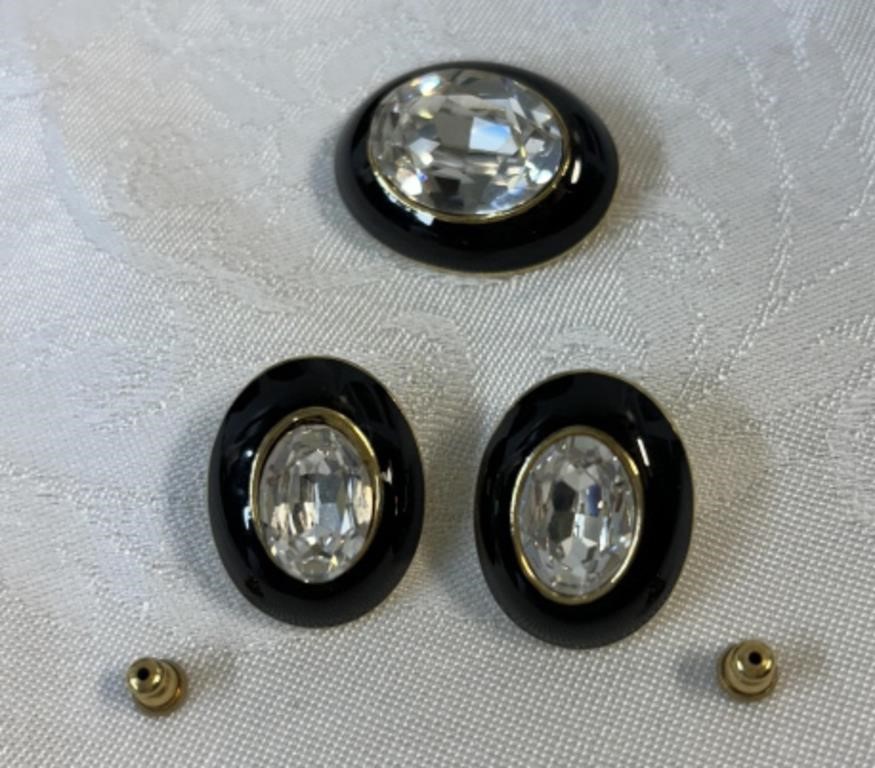 Vintage Trifari matching earrings and brooch