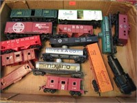 "HO" MODEL TRAIN CARS