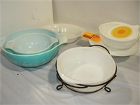2 PYREX TURQUOISE AMISH BUTTERPRINT NESTING